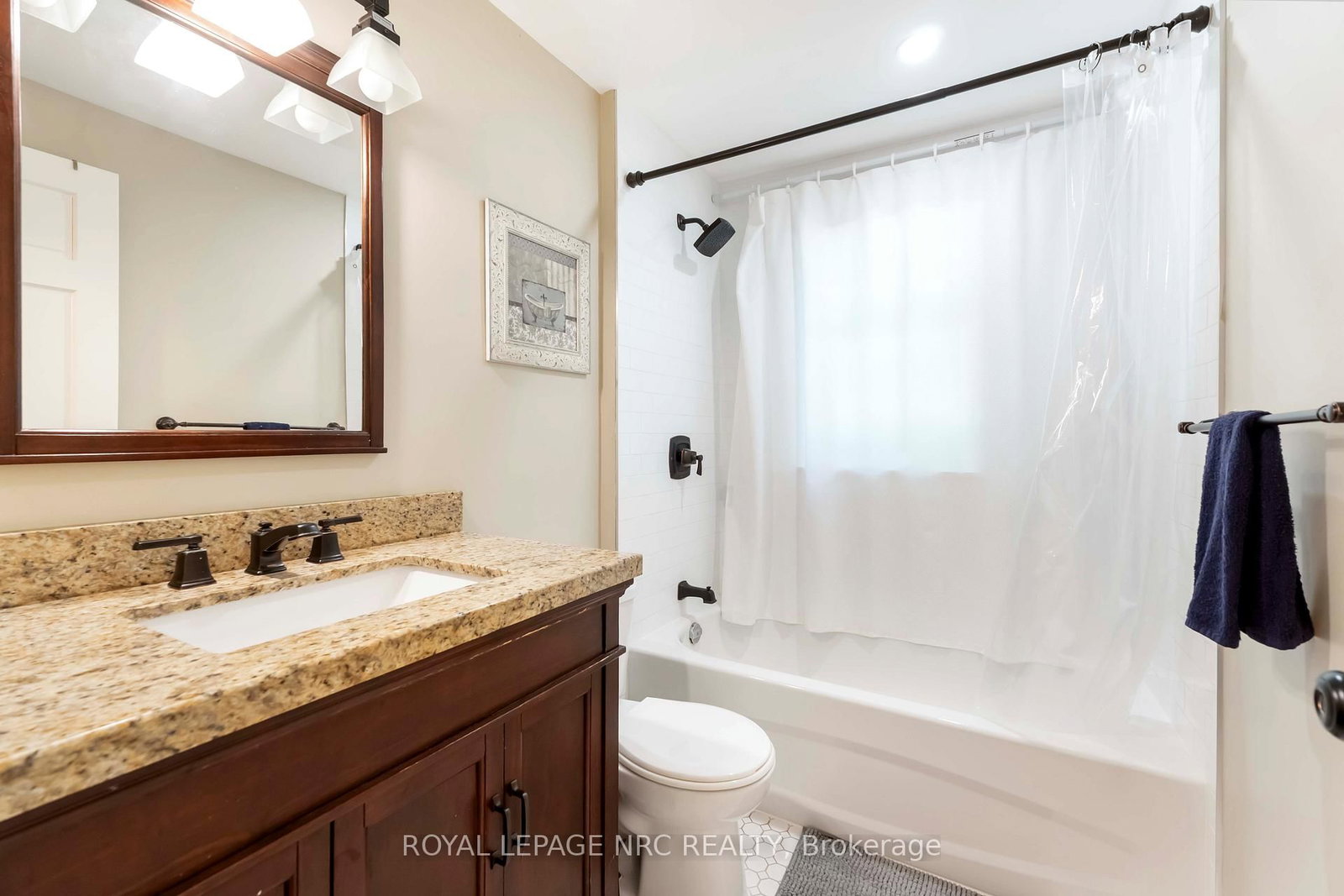 Detached House for sale at 3242 Riselay Avenue, Fort Erie, Ontario, L0S 1N0 - Ridgeway - MLS: X12991494