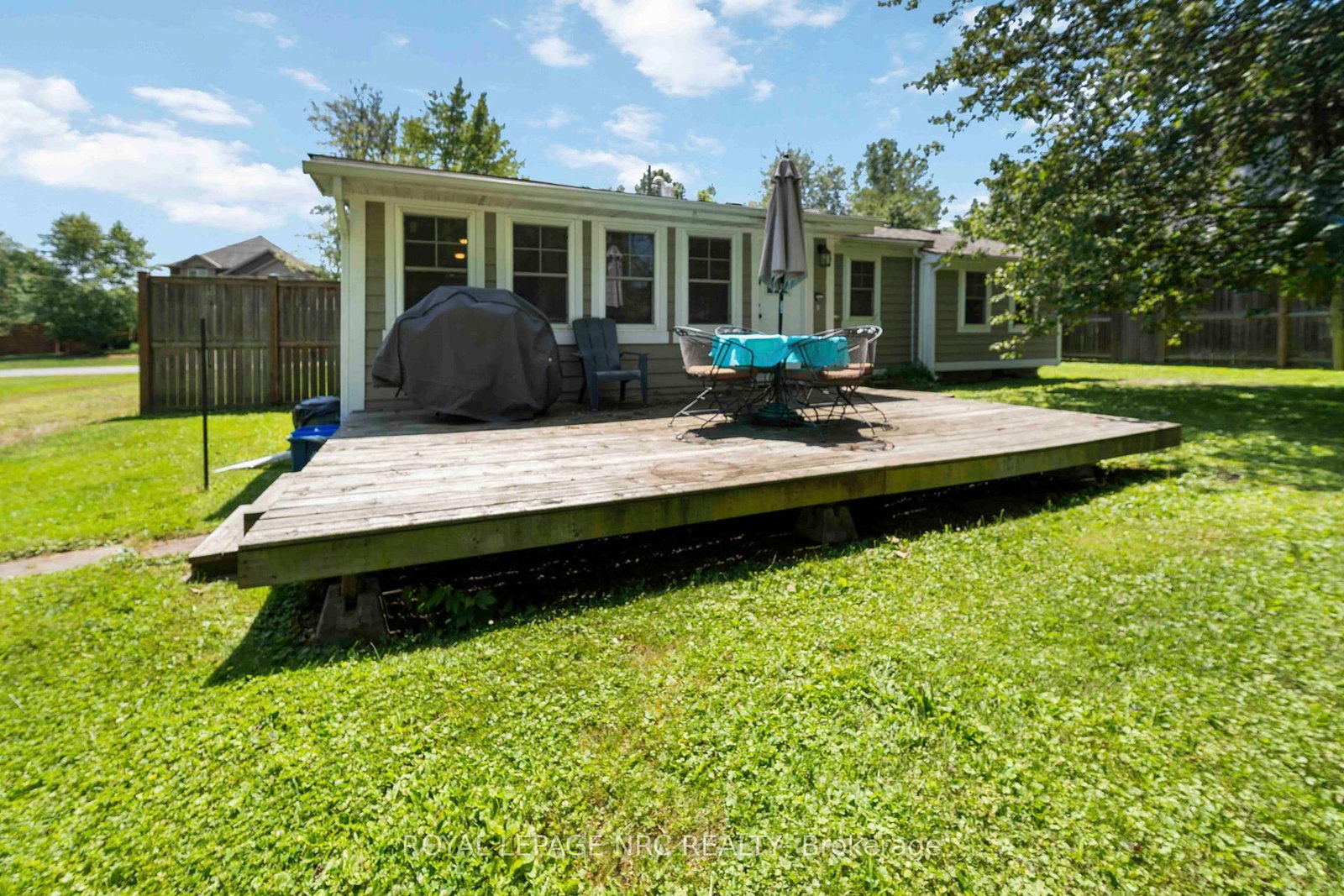 Detached House for sale at 3242 Riselay Avenue, Fort Erie, Ontario, L0S 1N0 - Ridgeway - MLS: X12991494