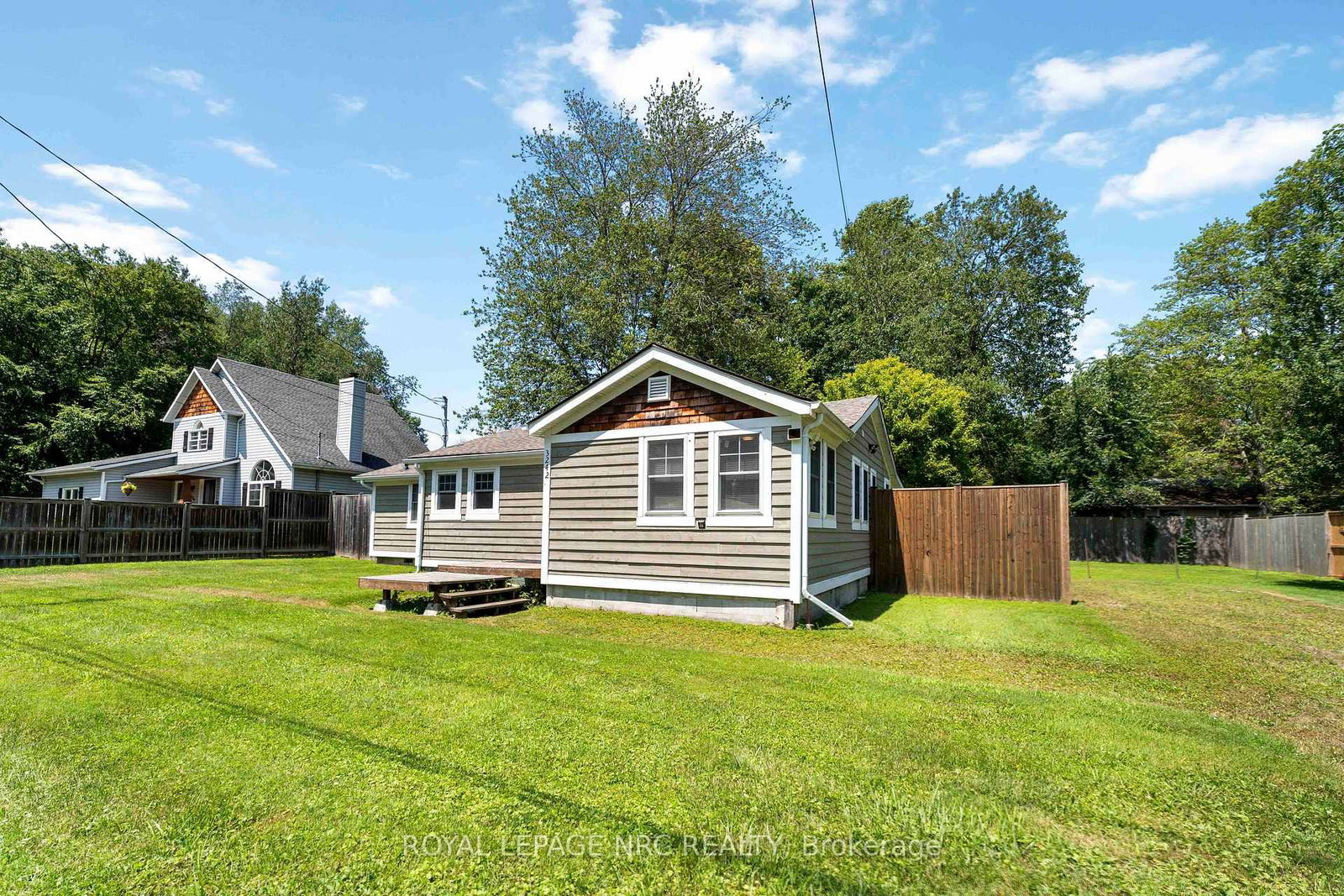 Detached House for sale at 3242 Riselay Avenue, Fort Erie, Ontario, L0S 1N0 - Ridgeway - MLS: X12991494