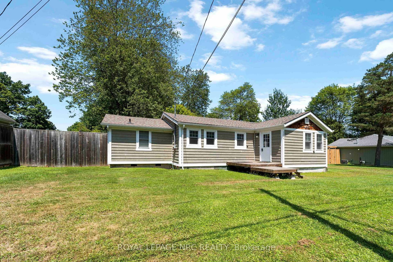 Detached House for sale at 3242 Riselay Avenue, Fort Erie, Ontario, L0S 1N0 - Ridgeway - MLS: X12991494