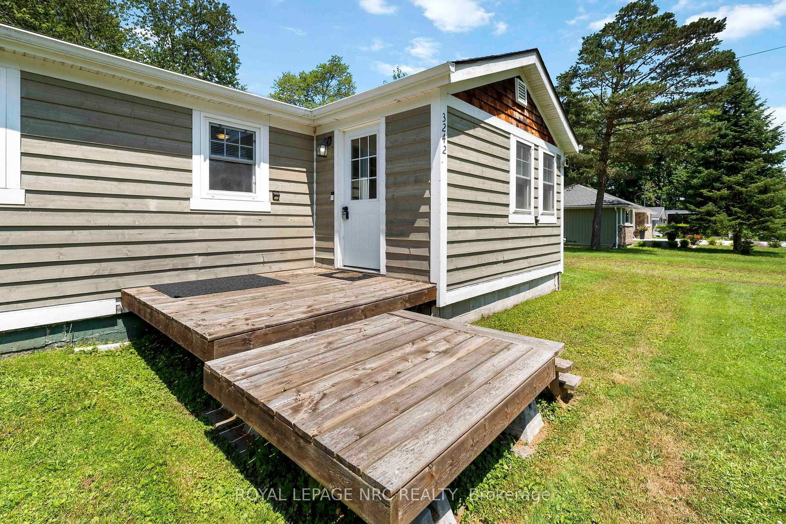 Detached House for sale at 3242 Riselay Avenue, Fort Erie, Ontario, L0S 1N0 - Ridgeway - MLS: X12991494