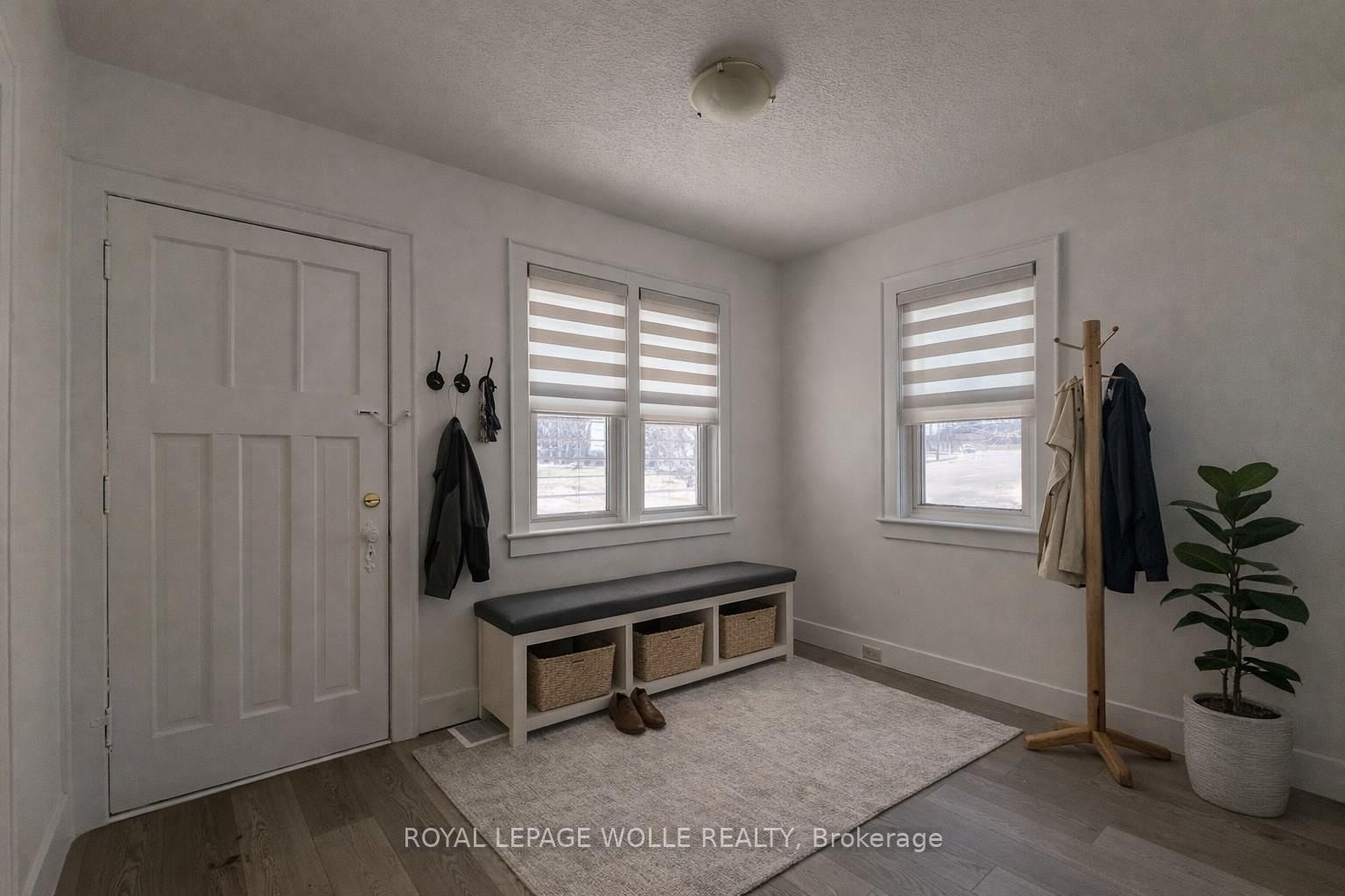 480 Ottawa Street S, Unit UPPER - Photo 3