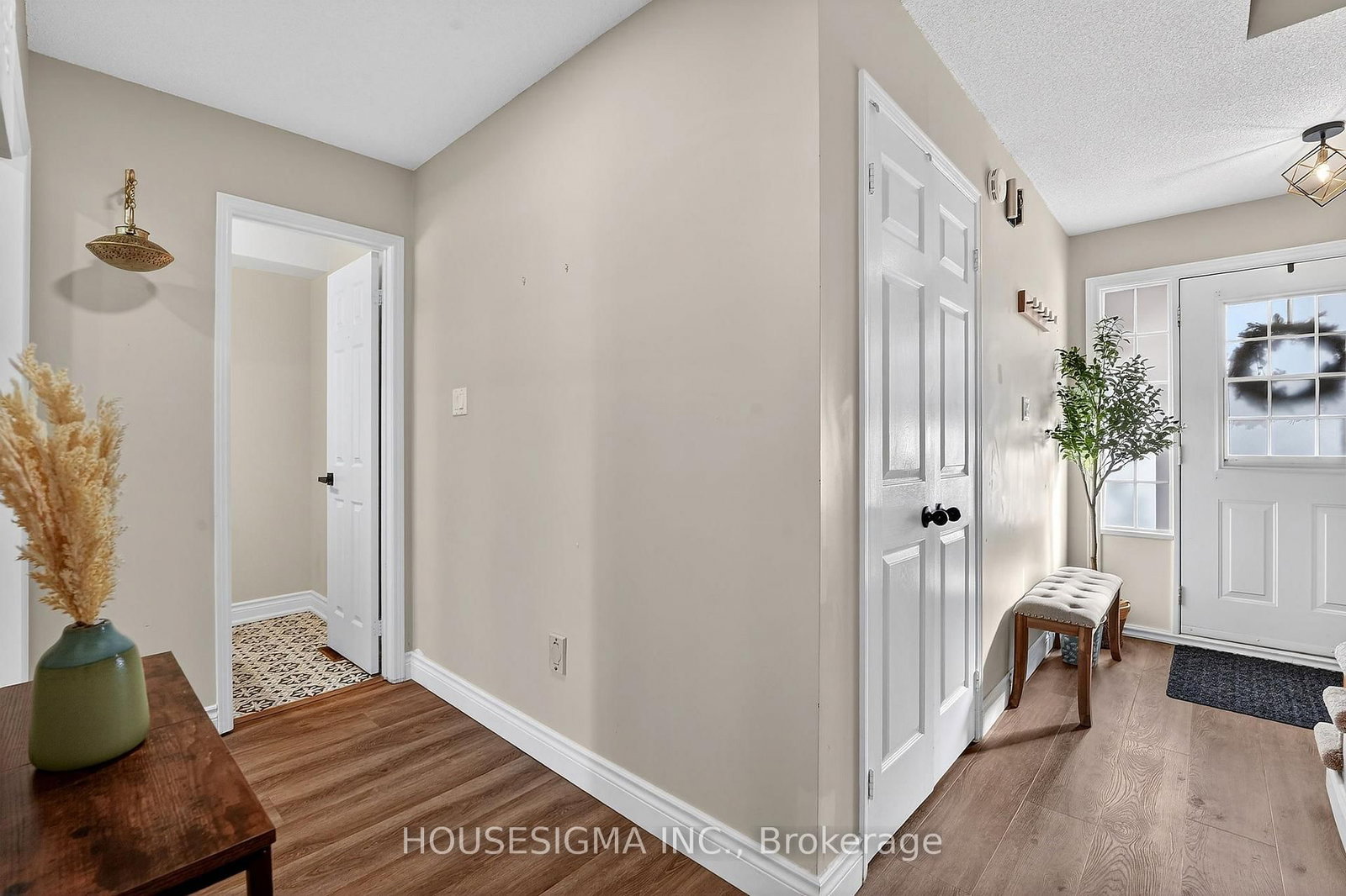 14 Huntingwood Avenue, Unit 2 - Photo 4