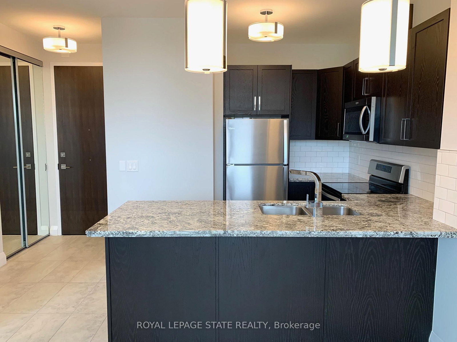 Condo for sale at 511-101 Locke Street, Hamilton, Ontario, L8P 4A6 - Kirkendall - MLS: X12991744