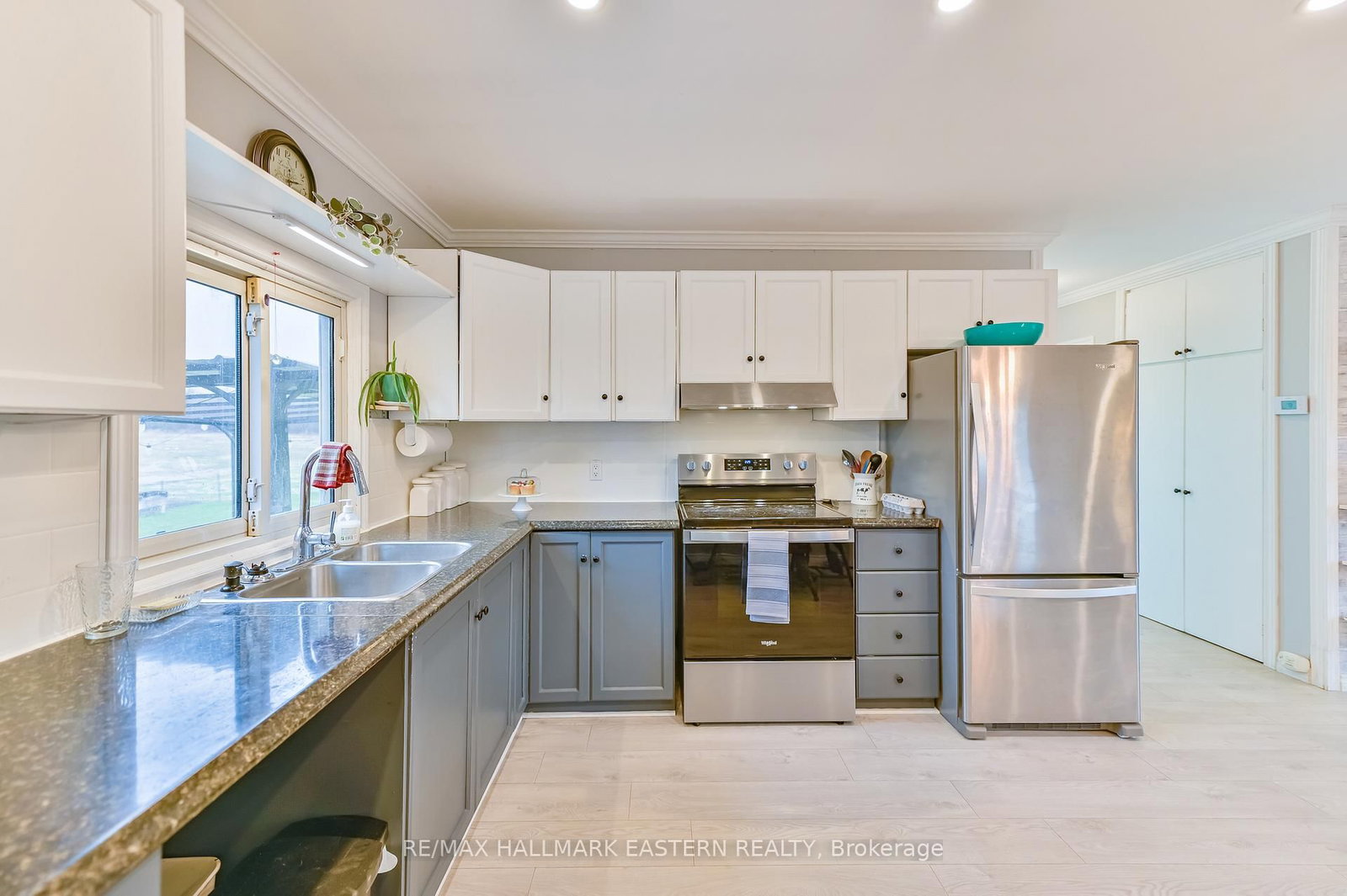 1095 Slab Street • Madoc, ON photo 3