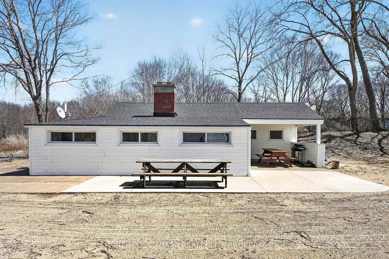 239 Pleasant Beach Rd, Port Colborne, L0S 1R0 | Image 2