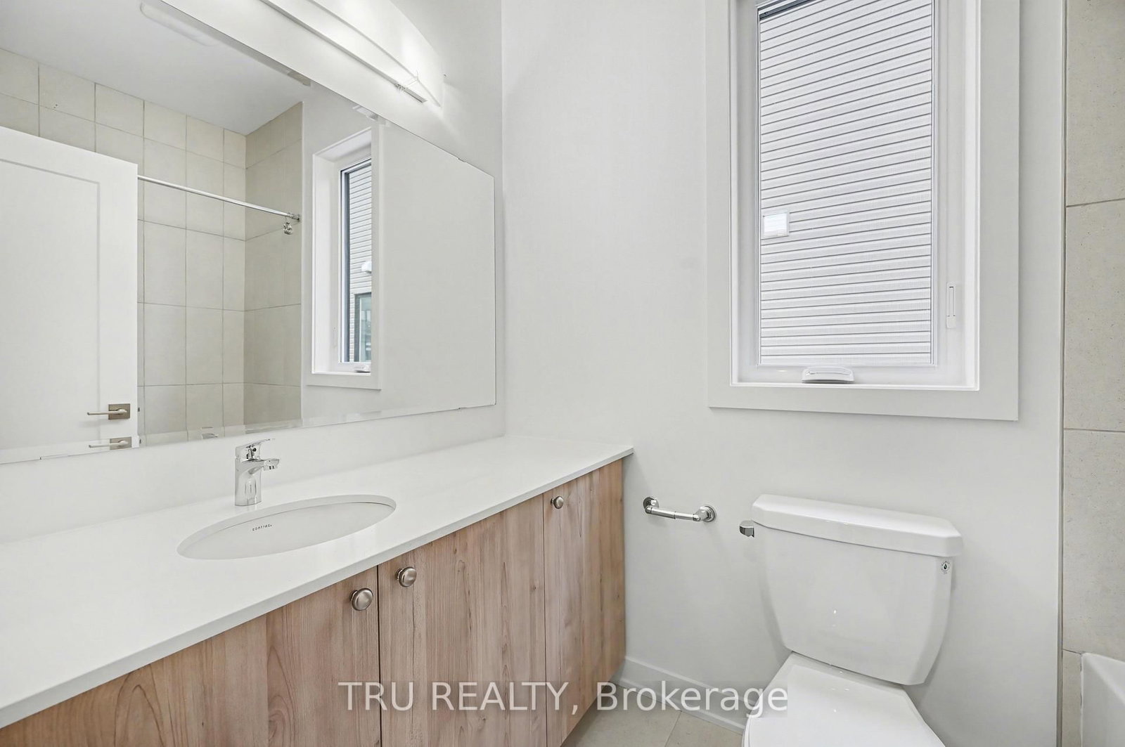 Detached House for sale at 935 Cologne Street, Russell, Ontario, K0A 1W0 - Embrun - MLS: X12991834