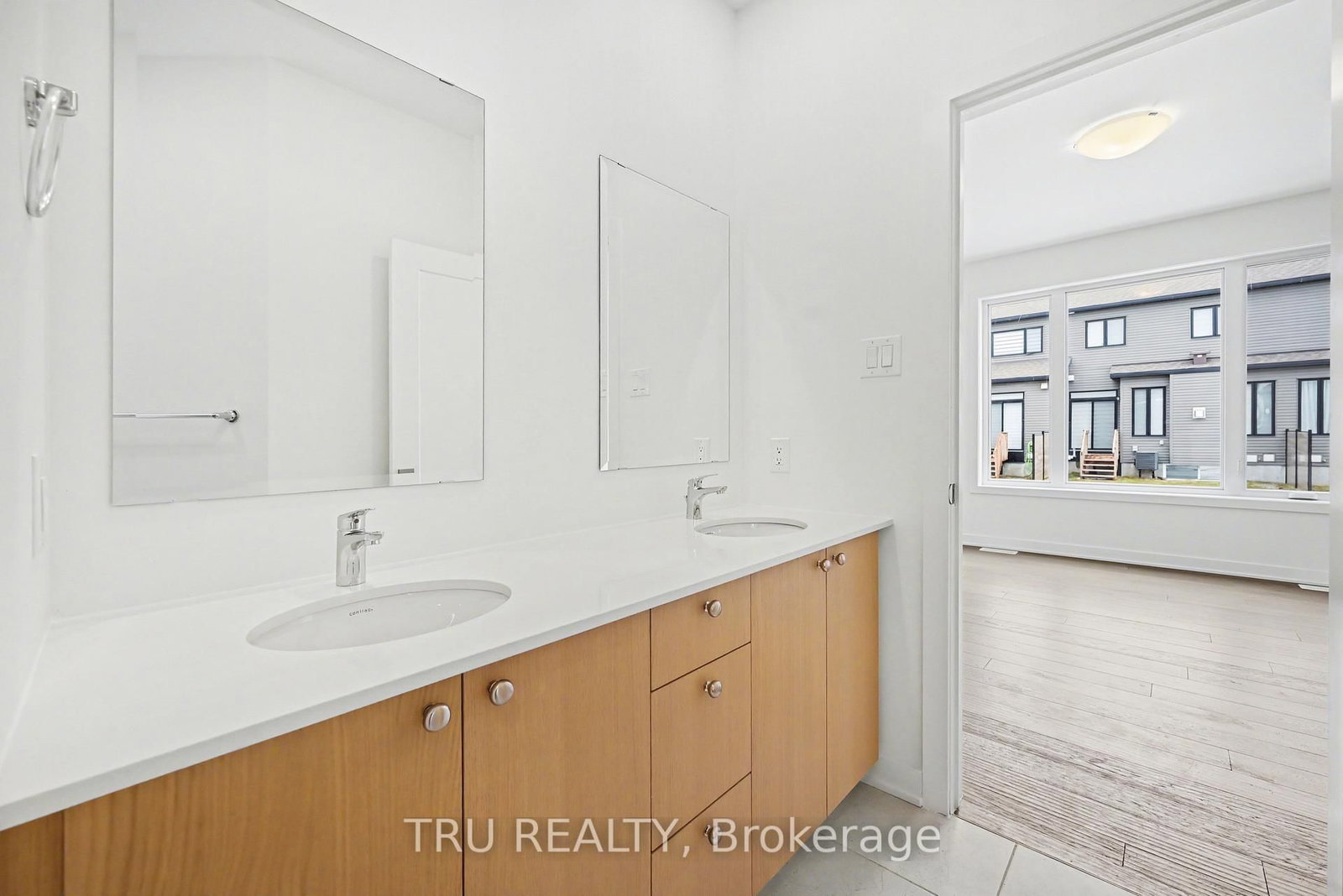 Detached House for sale at 935 Cologne Street, Russell, Ontario, K0A 1W0 - Embrun - MLS: X12991834