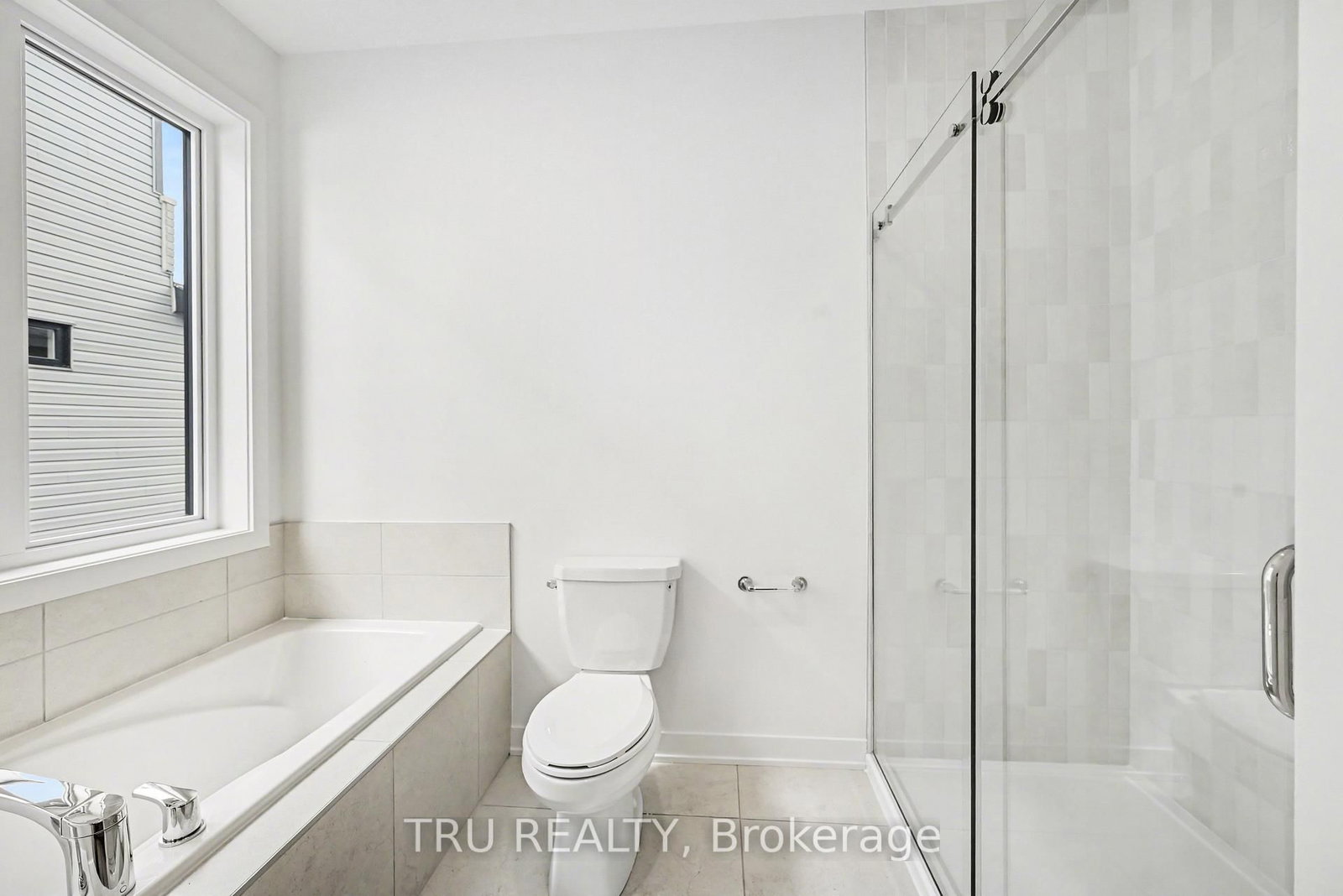 Detached House for sale at 935 Cologne Street, Russell, Ontario, K0A 1W0 - Embrun - MLS: X12991834