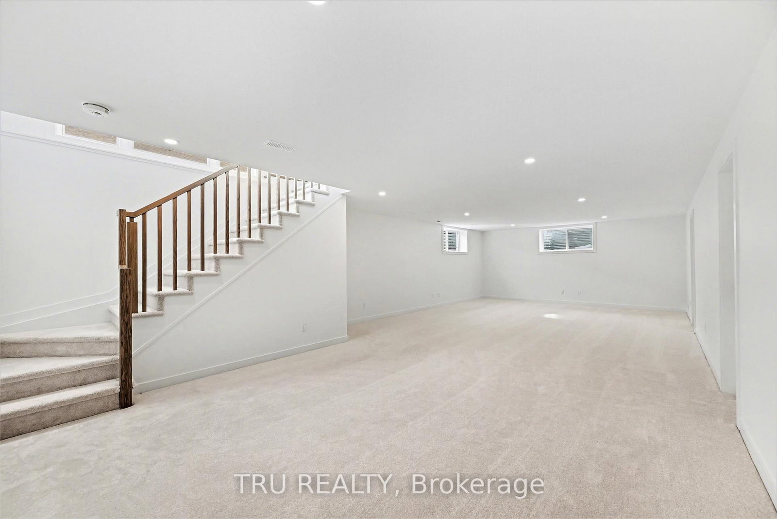 Detached House for sale at 935 Cologne Street, Russell, Ontario, K0A 1W0 - Embrun - MLS: X12991834