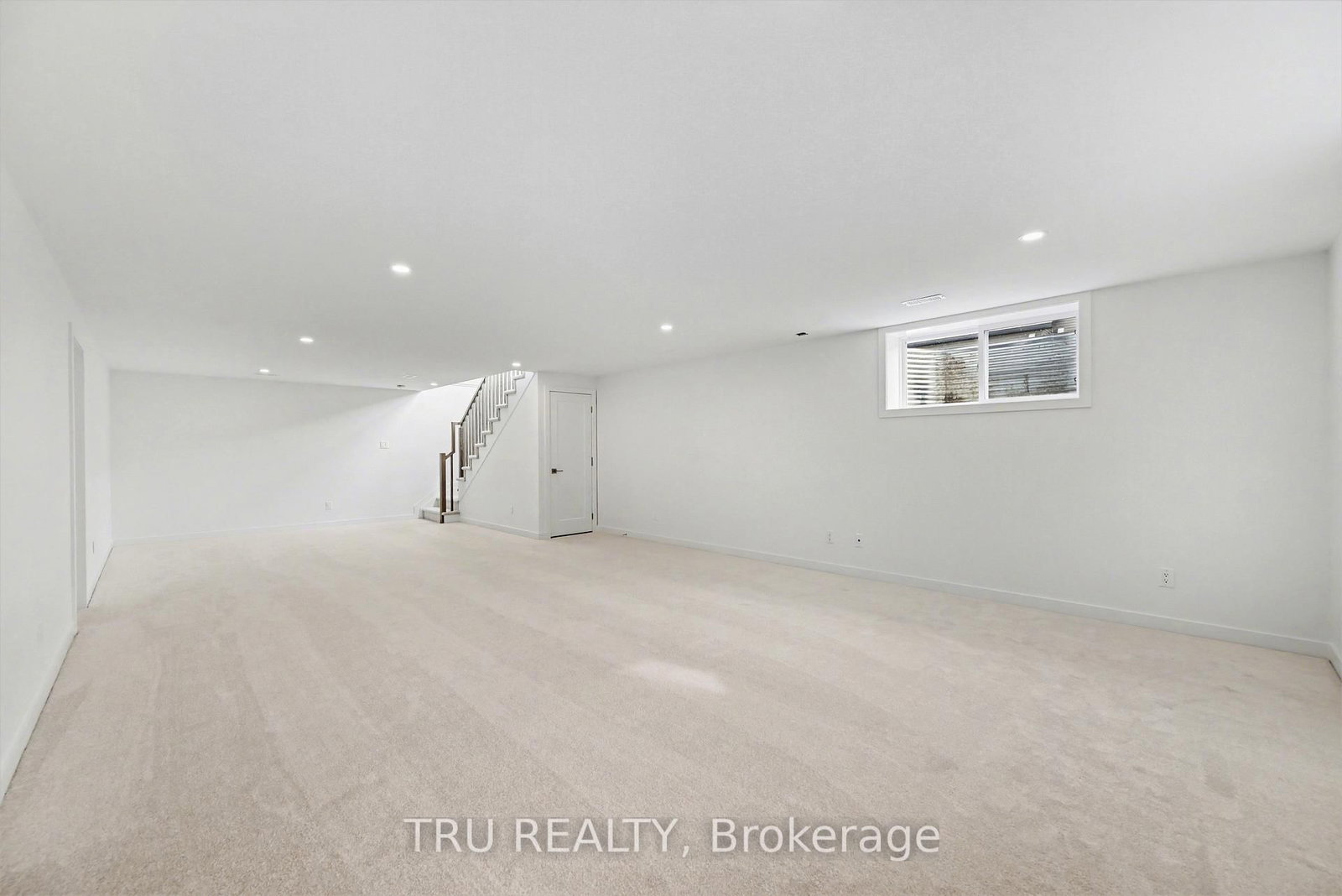 Detached House for sale at 935 Cologne Street, Russell, Ontario, K0A 1W0 - Embrun - MLS: X12991834