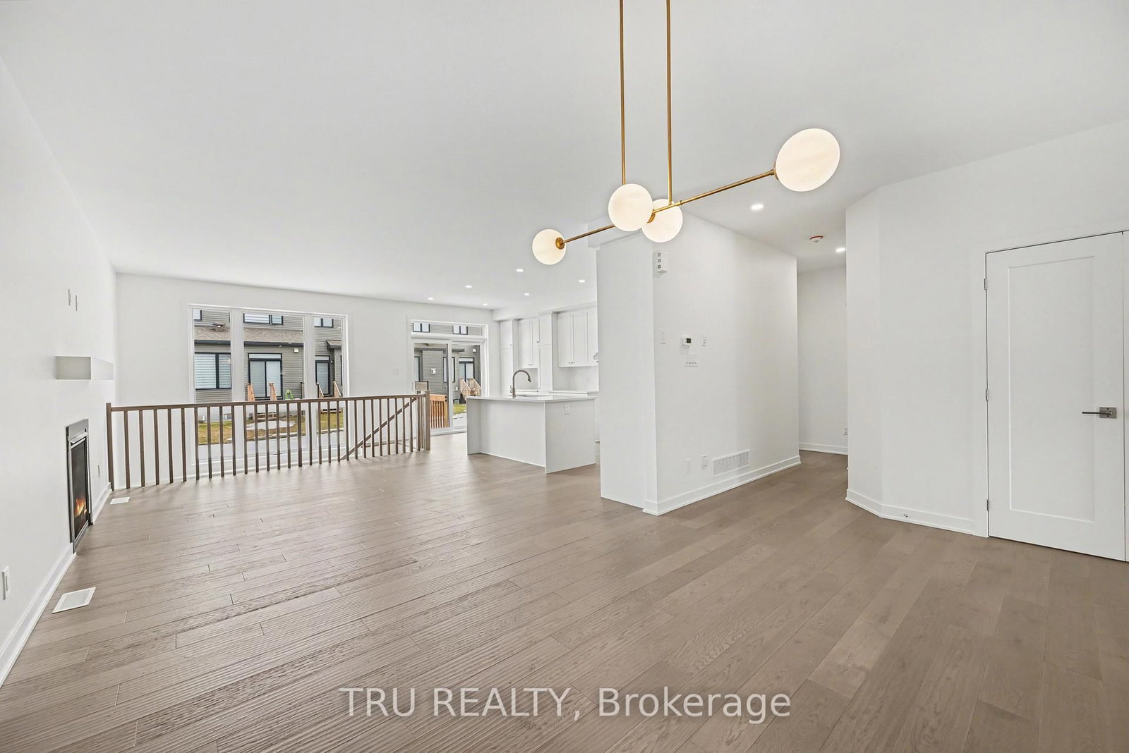 Detached House for sale at 935 Cologne Street, Russell, Ontario, K0A 1W0 - Embrun - MLS: X12991834