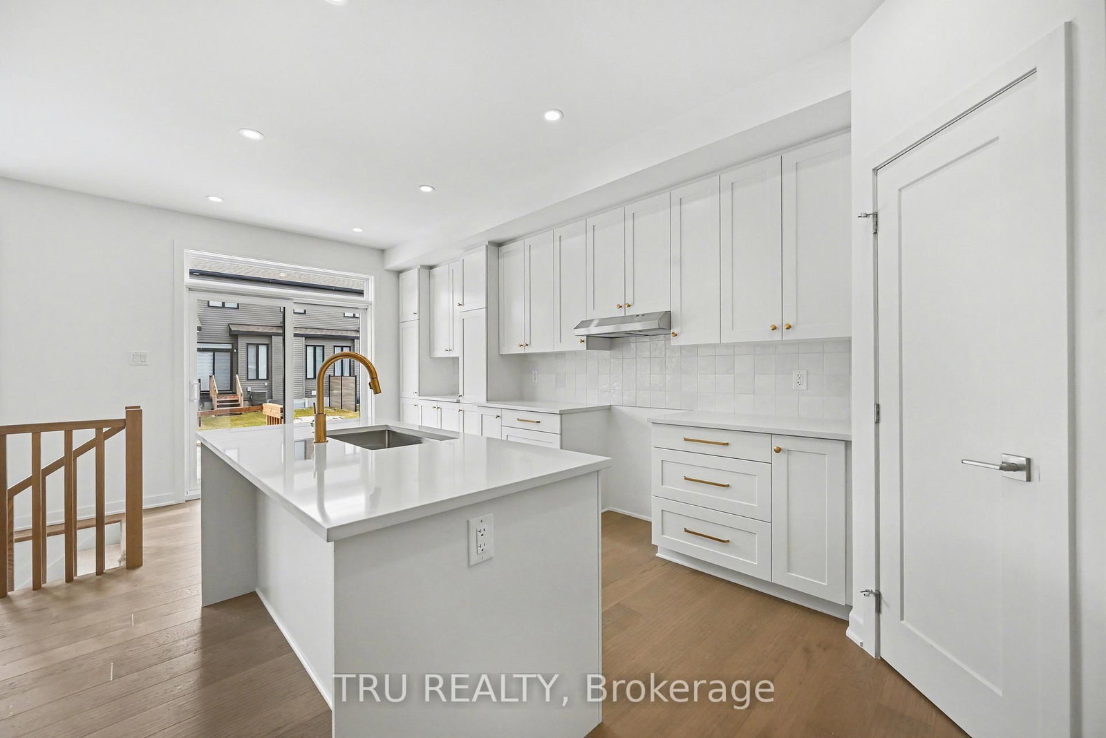 Detached House for sale at 935 Cologne Street, Russell, Ontario, K0A 1W0 - Embrun - MLS: X12991834