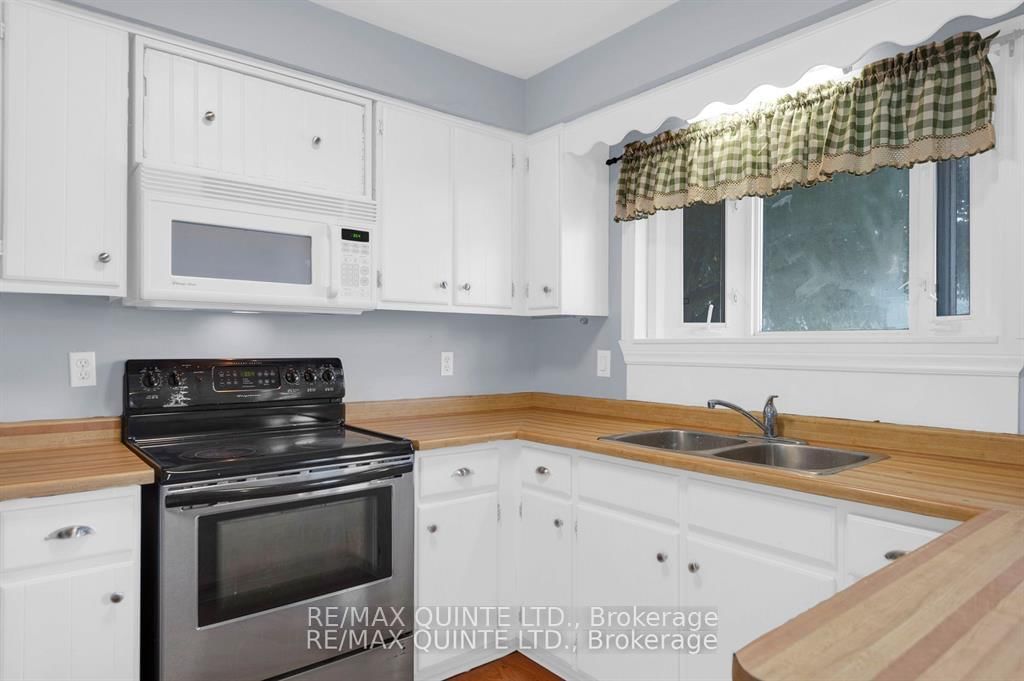 Detached House for sale at 108 Nicholas Street, Quinte West, Ontario, K8V 6B2 - Trenton Ward - MLS: X12991838