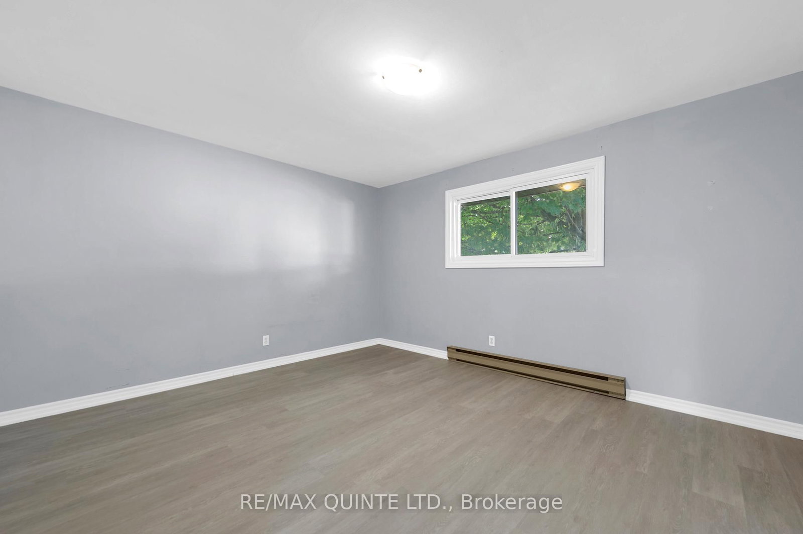 Detached House for sale at 108 Nicholas Street, Quinte West, Ontario, K8V 6B2 - Trenton Ward - MLS: X12991838