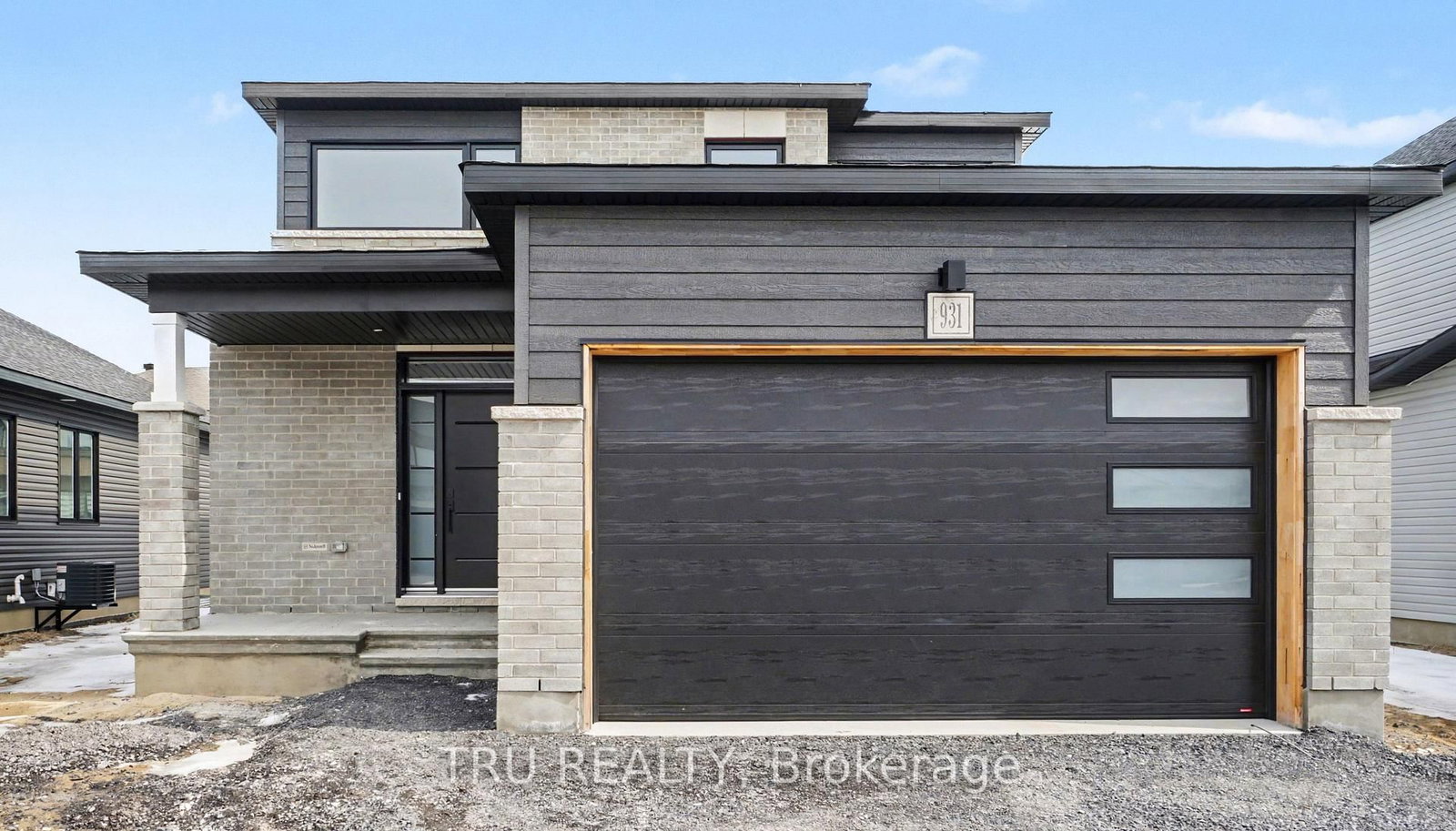 Detached House for sale at 931 Cologne Street, Russell, Ontario, K0A 1W0 - Embrun - MLS: X12991844