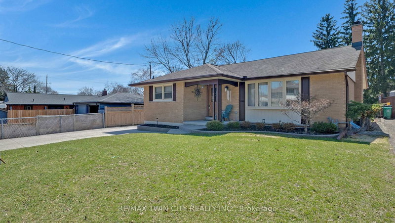 159 Elkington Dr, Kitchener, N2B 1S1 | Image 2