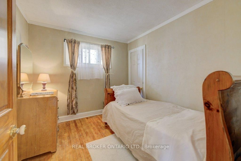 Detached House for sale at 458 Upper Wentworth Street, Hamilton, Ontario, L9A 4T7 - Inch Park - MLS: X12991986