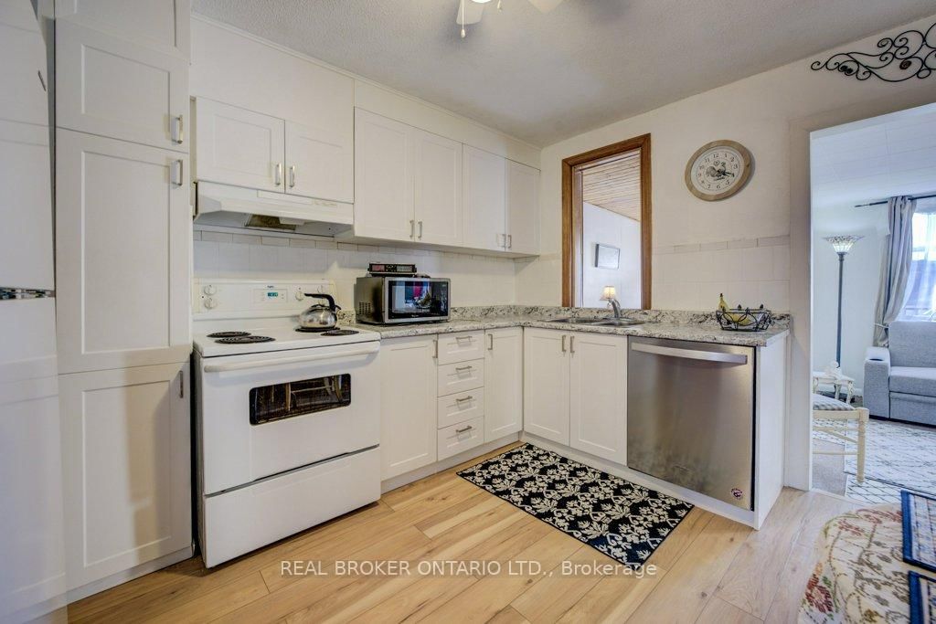 Detached House for sale at 458 Upper Wentworth Street, Hamilton, Ontario, L9A 4T7 - Inch Park - MLS: X12991986