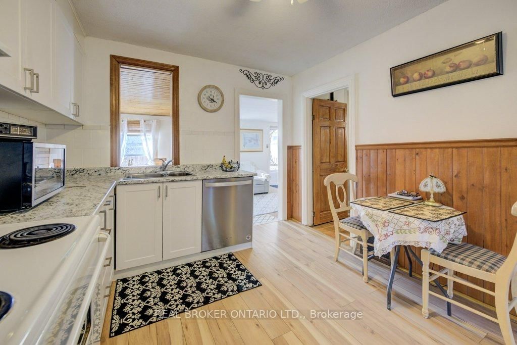 Detached House for sale at 458 Upper Wentworth Street, Hamilton, Ontario, L9A 4T7 - Inch Park - MLS: X12991986