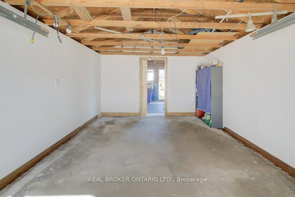 Detached House for sale at 458 Upper Wentworth Street, Hamilton, Ontario, L9A 4T7 - Inch Park - MLS: X12991986