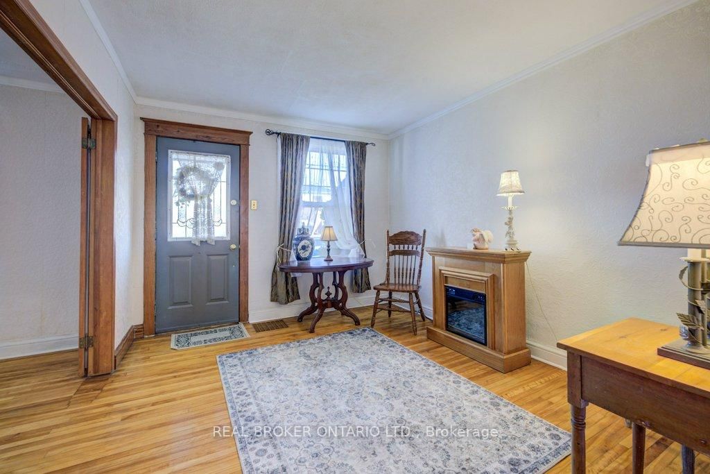 Detached House for sale at 458 Upper Wentworth Street, Hamilton, Ontario, L9A 4T7 - Inch Park - MLS: X12991986