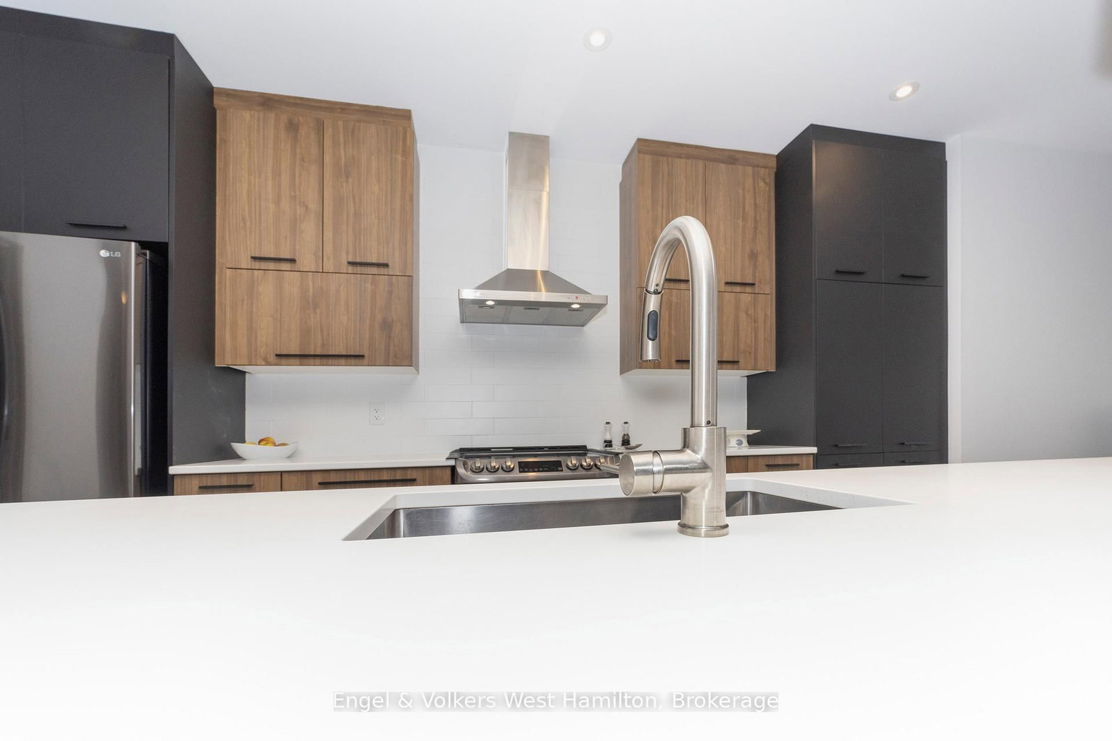 374 Big Dipper Street • Ottawa, ON photo 6