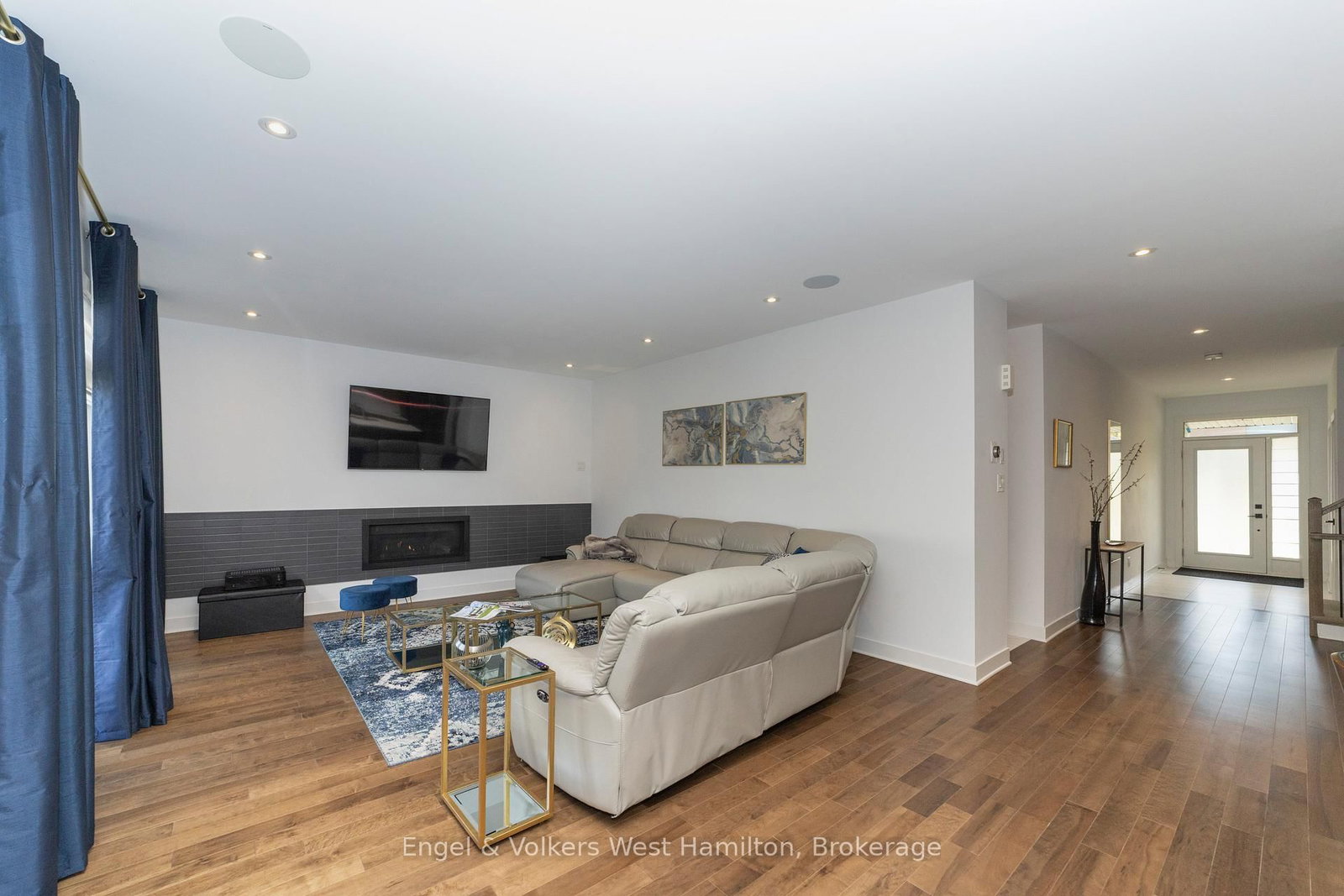 374 Big Dipper Street • Ottawa, ON photo 9