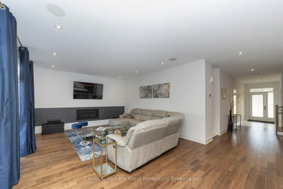 374 Big Dipper Street • Ottawa, ON photo 9