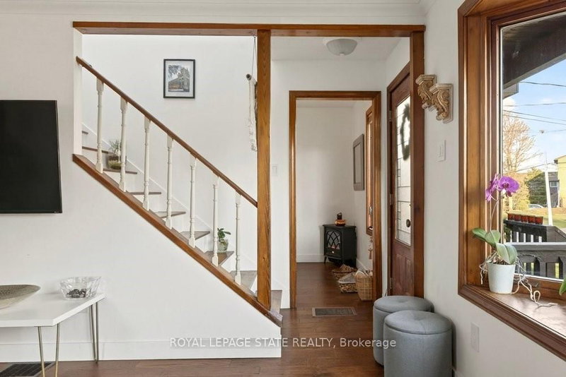 9 Morton Ave, Hamilton, L9H 2P4 | Image 3