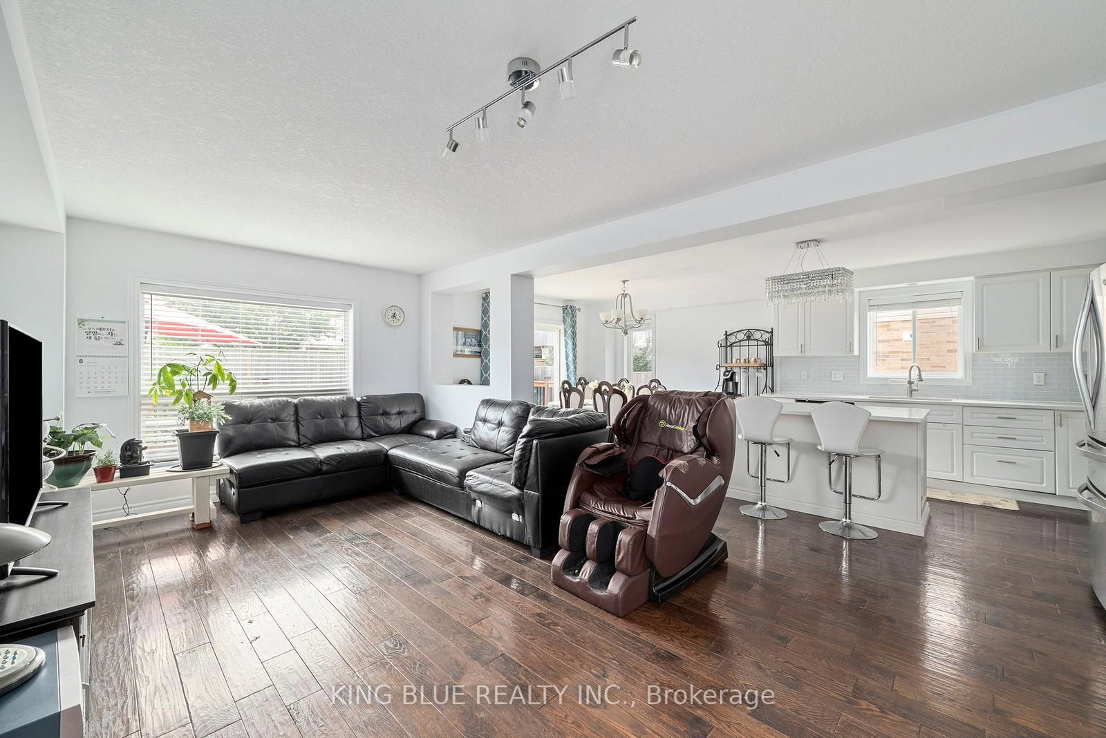 3339 JINNIES Way - Photo 5