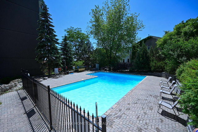 805 - 109 King Street E