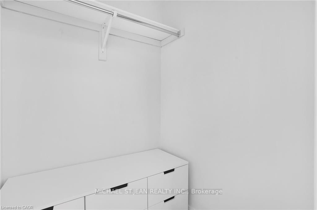 Condo for sale at 1204-15 Queen Street, Hamilton, Ontario, L8P 3R6 - Central - MLS: X12992264