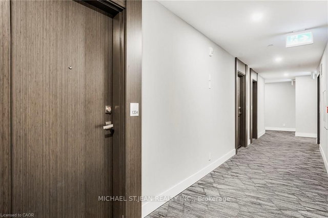 1204 - 15 Queen Street S