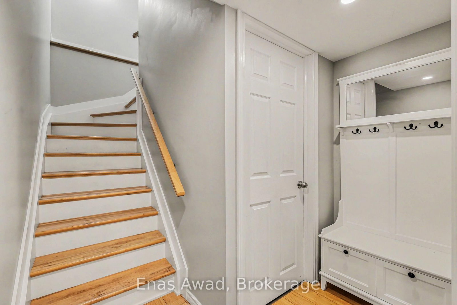170 Anna Avenue - Photo 2
