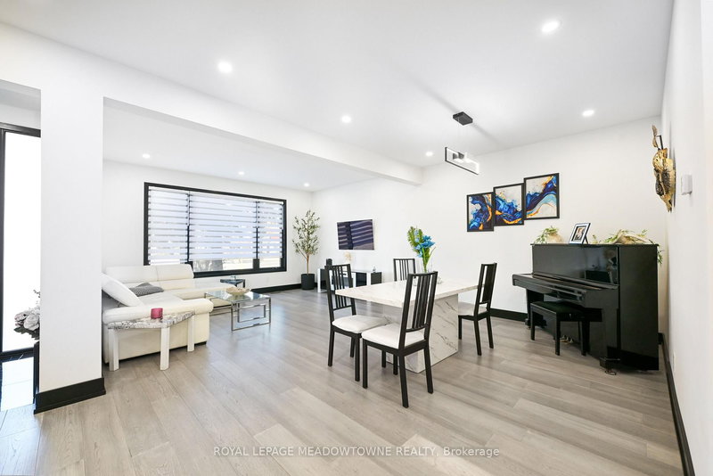 374 Highway 8, Hamilton, L8G 1E8 | Image 3