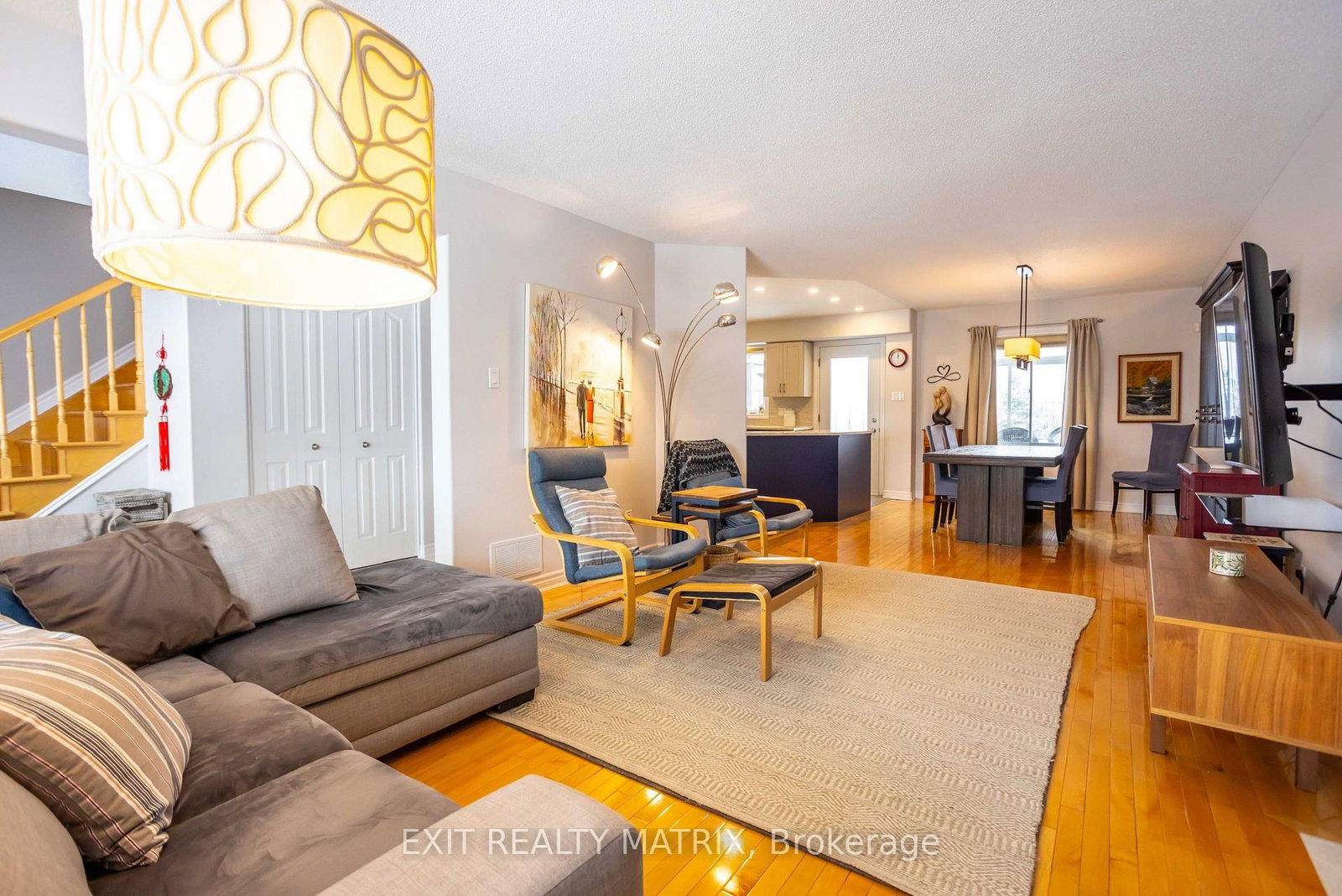 Detached House for sale at 106 Lachaine Street, Russell, Ontario, K0A 3H0 - Embrun - MLS: X12992506