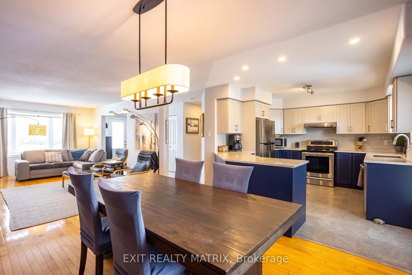 Detached House for sale at 106 Lachaine Street, Russell, Ontario, K0A 3H0 - Embrun - MLS: X12992506