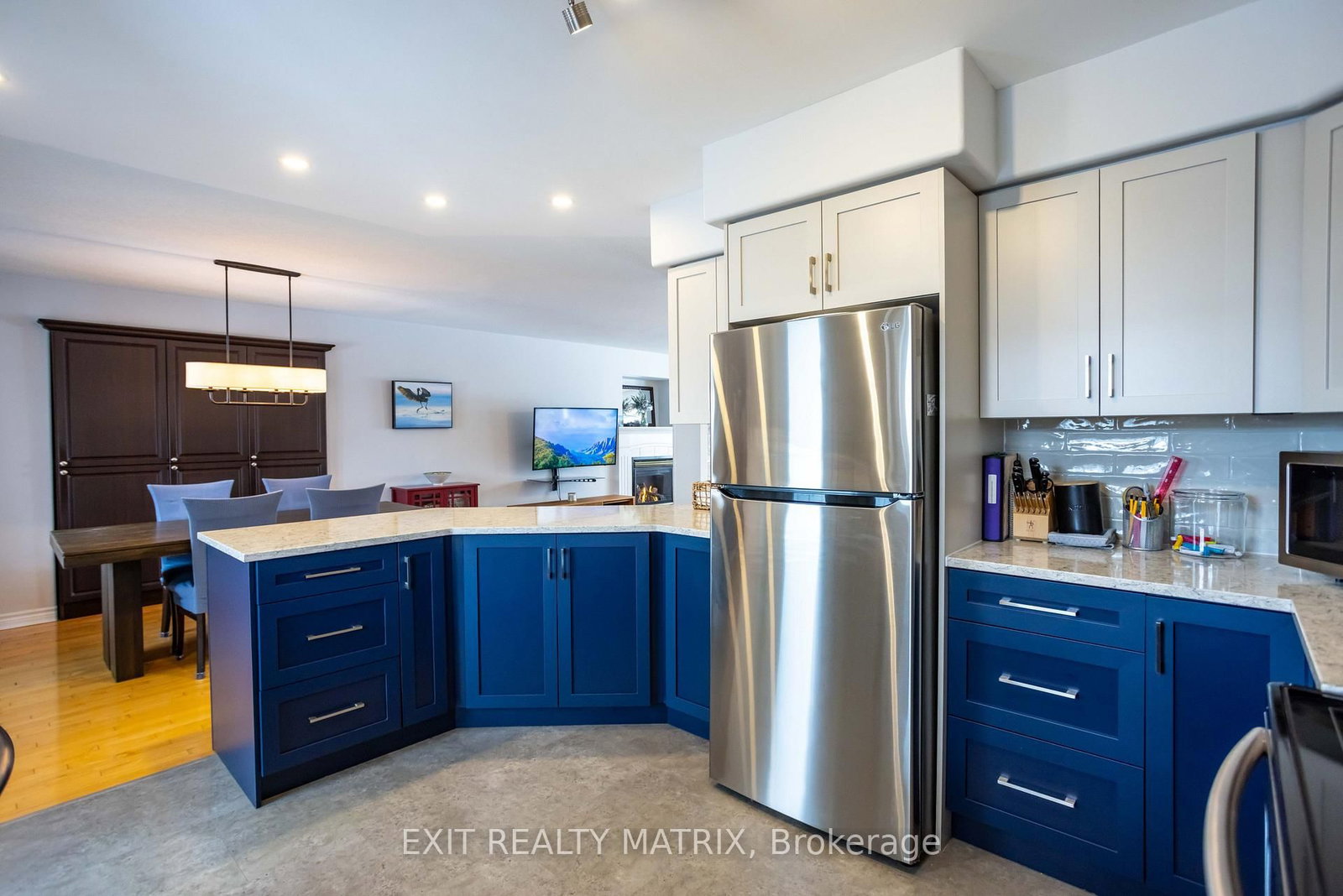 Detached House for sale at 106 Lachaine Street, Russell, Ontario, K0A 3H0 - Embrun - MLS: X12992506