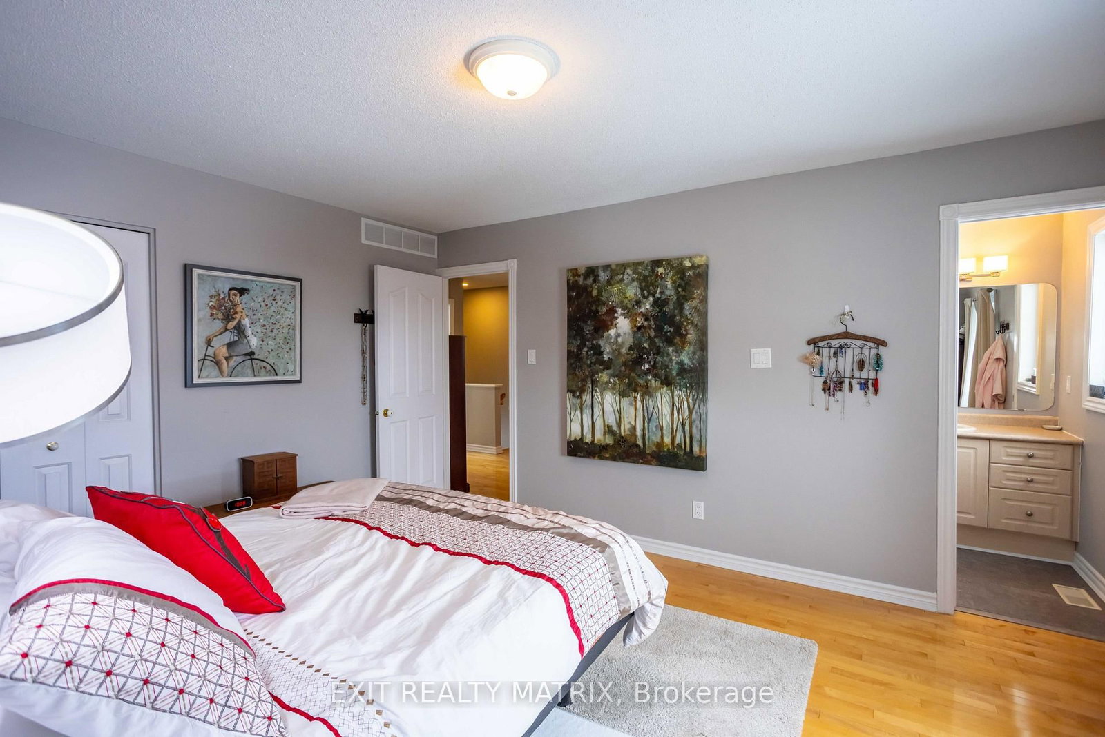 Detached House for sale at 106 Lachaine Street, Russell, Ontario, K0A 3H0 - Embrun - MLS: X12992506