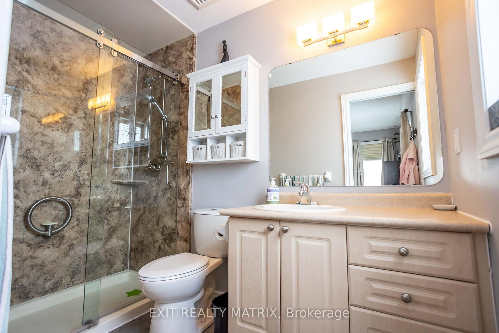 Detached House for sale at 106 Lachaine Street, Russell, Ontario, K0A 3H0 - Embrun - MLS: X12992506