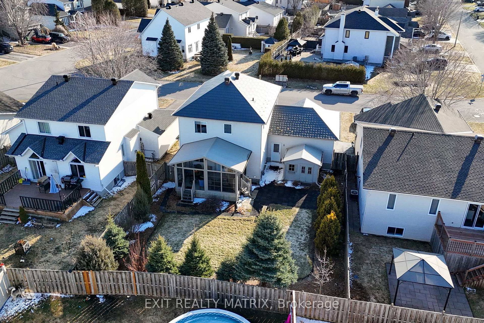 Detached House for sale at 106 Lachaine Street, Russell, Ontario, K0A 3H0 - Embrun - MLS: X12992506