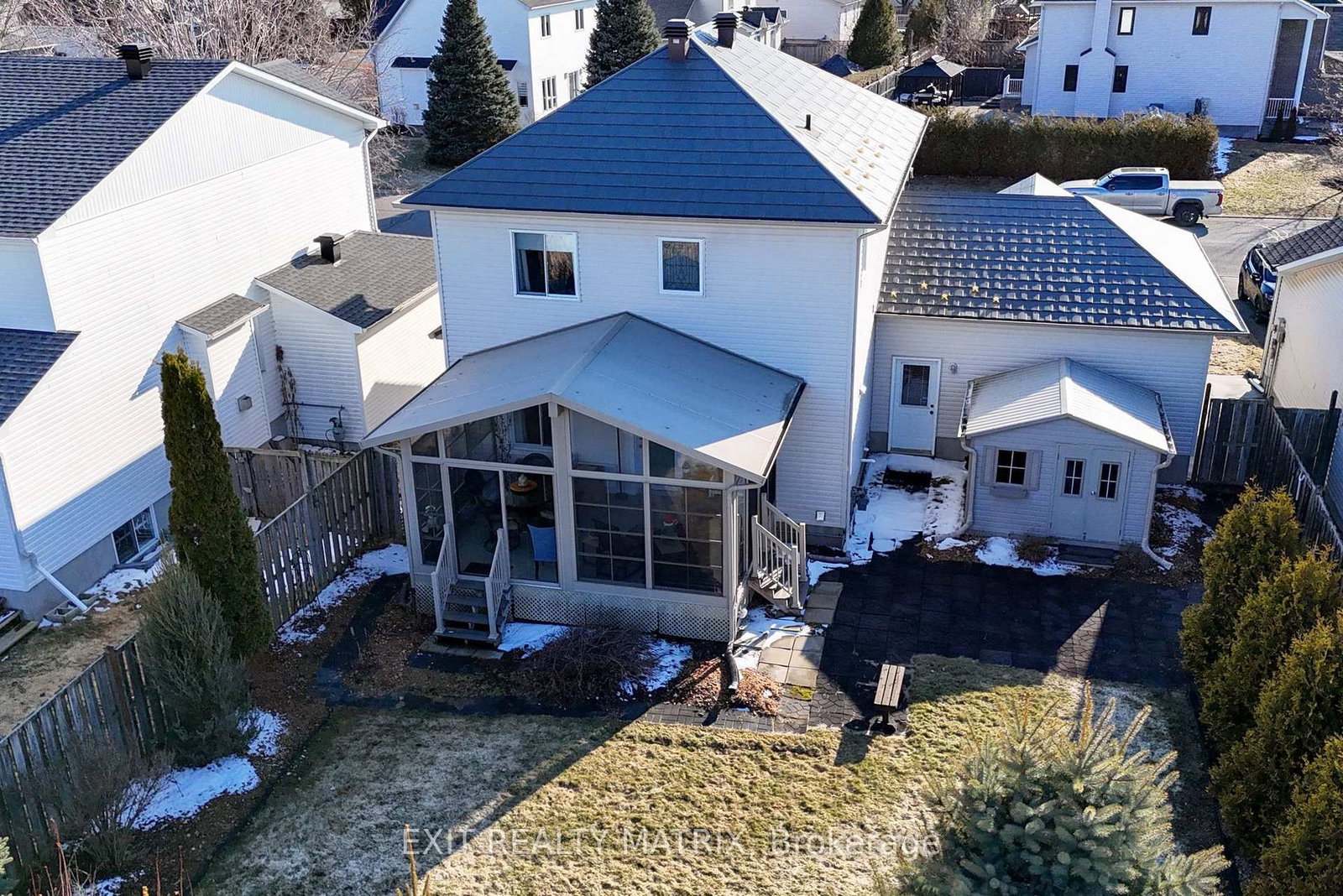 Detached House for sale at 106 Lachaine Street, Russell, Ontario, K0A 3H0 - Embrun - MLS: X12992506