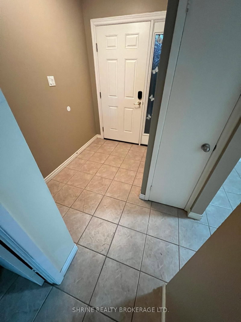 122 - 690 Little Grey St, London East, N5Z 4M9 | Image 2