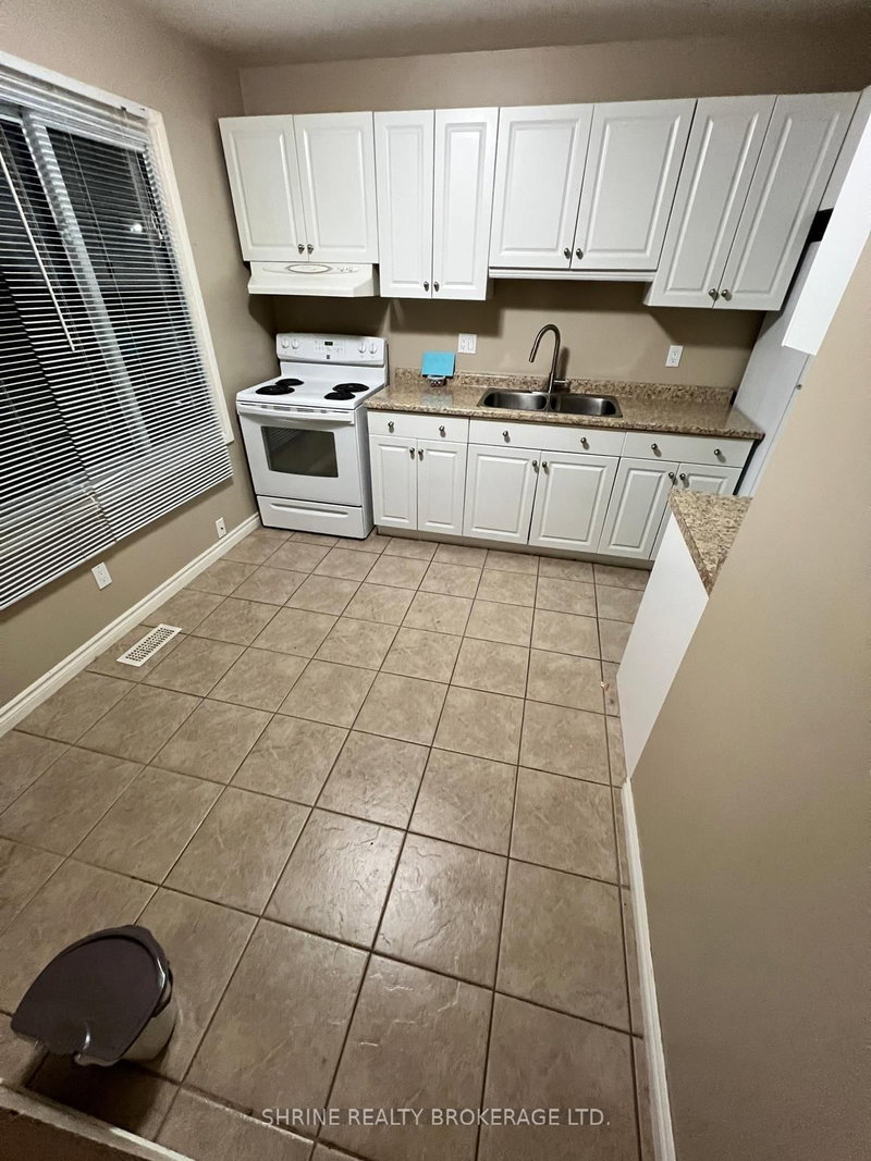 122 - 690 Little Grey St, London East, N5Z 4M9 | Image 3