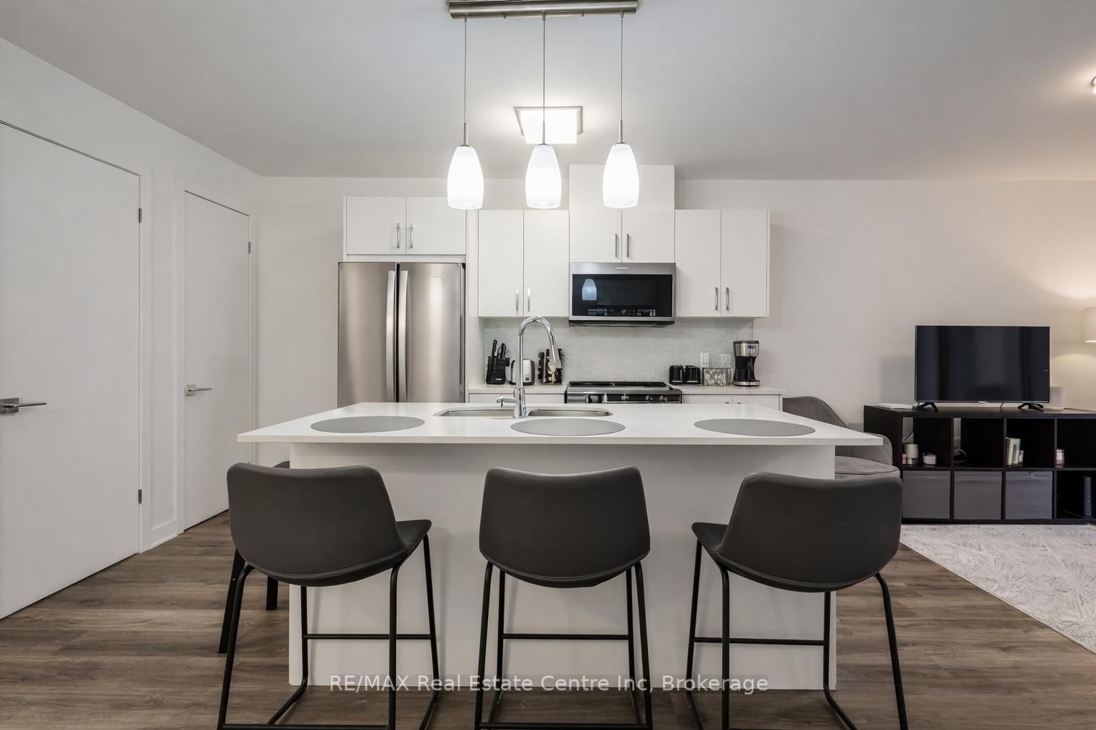 479 CHARLTON Avenue E, Unit 501 - Photo 4