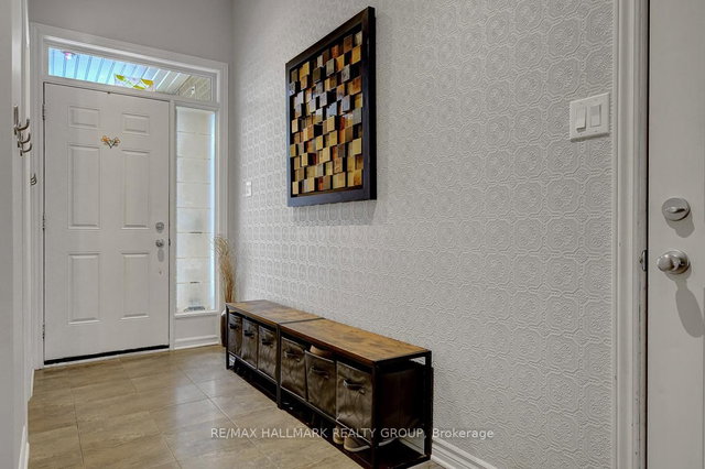 729 Hazelnut Crescent