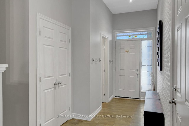 729 Hazelnut Crescent