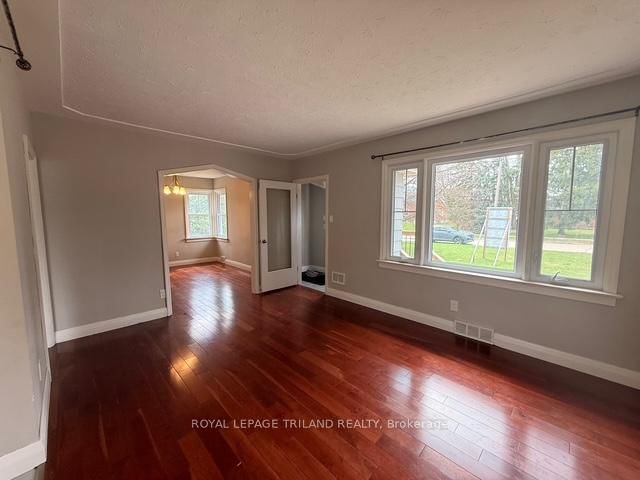 63 Greenfield Dr, London South, N6E 1M8 | Image 3