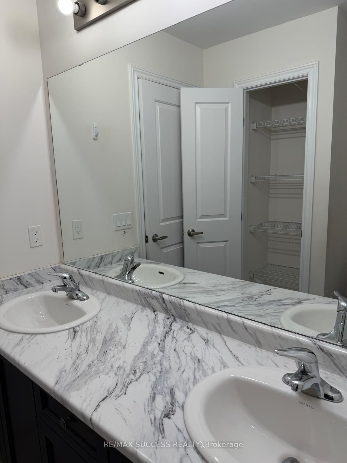 77 Diana Avenue, Unit 4 - Photo 25